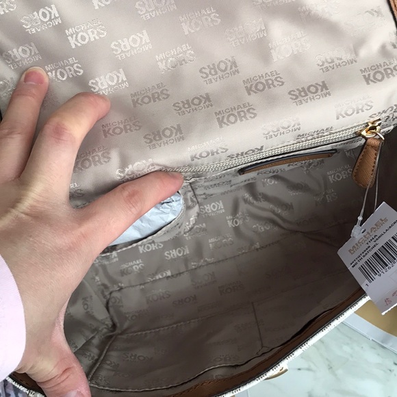 🌸⭐️mk Satchel⭐️Tina bag medium/crossbody - Picture 6 of 8